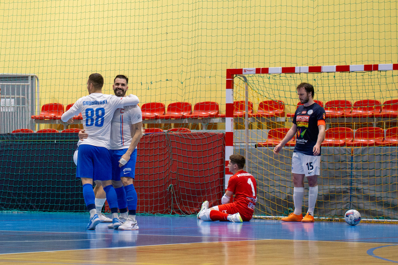 Constract Lubawa odrabia straty do lidera Futsal Ekstraklasy - Radio UWM FM